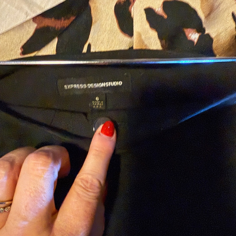 Express classic Black Pencil Skirt - Picture 5 of 5